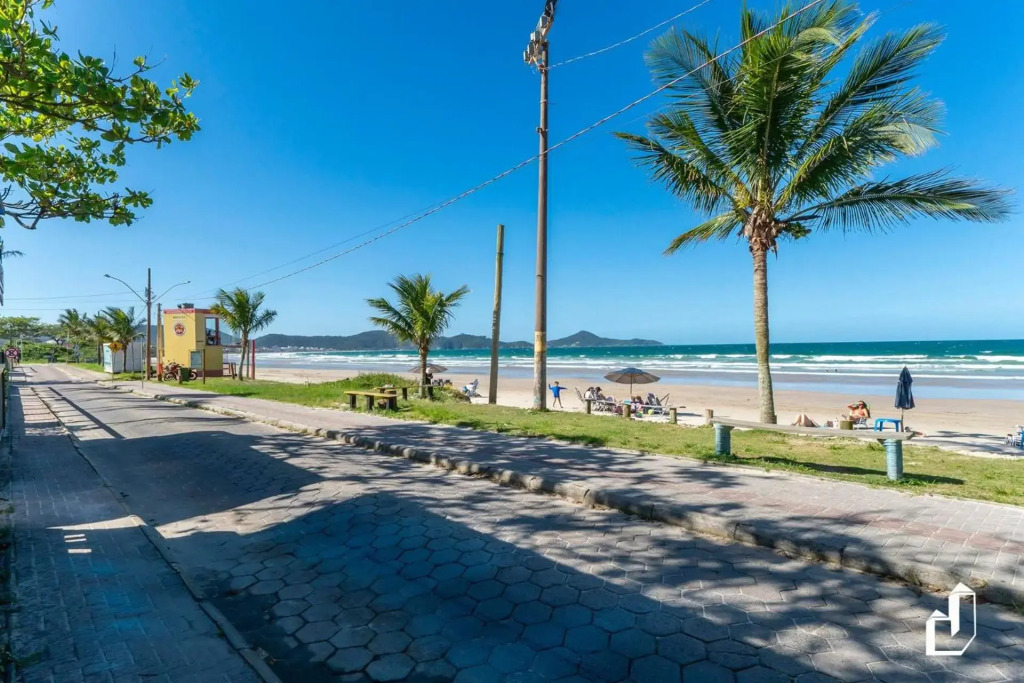 Seu espaço à beira-mar com três suítes