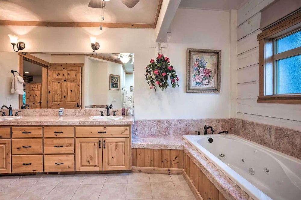 Brookings Vacation Rental Lodge on 88 Acres