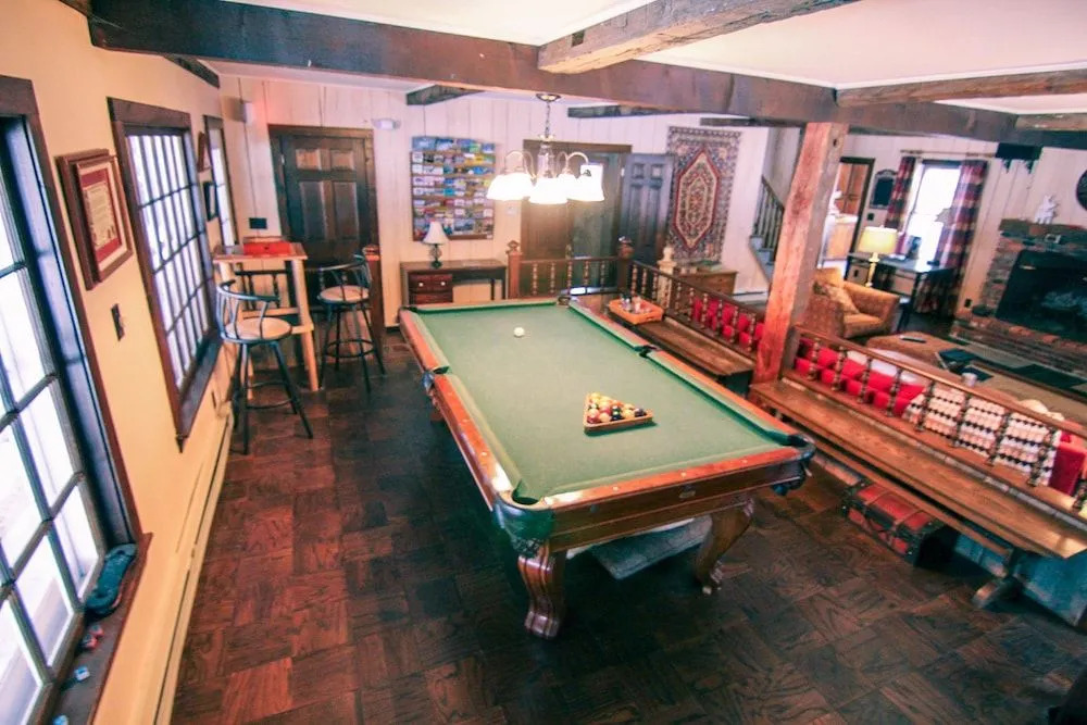 Admiral Peary Inn