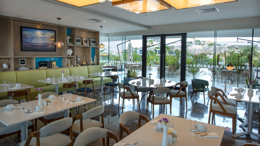 Holiday Inn & Suites - Merida La Isla by IHG