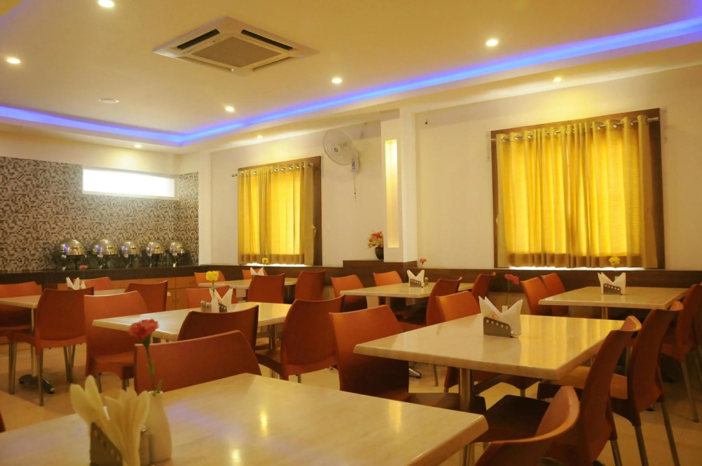 OYO Rooms Cross Cut Road Gokhale Street