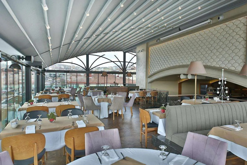 Queen Hotel & Spa