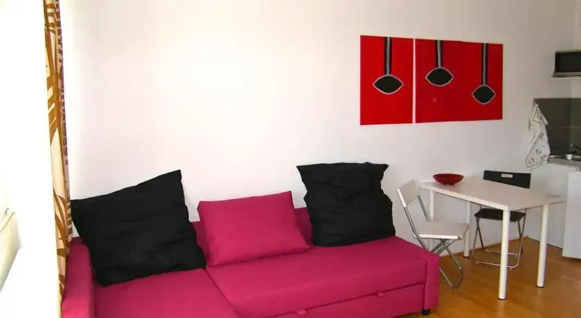 Apartment 35
