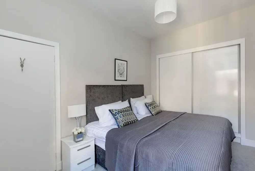 Grassmarket Modern Two Bedroom Flat