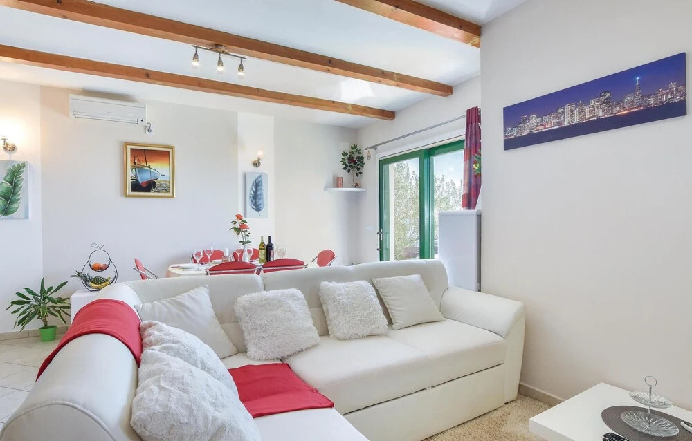 Stunning Home in Podstrana With Wifi and 3 Bedrooms