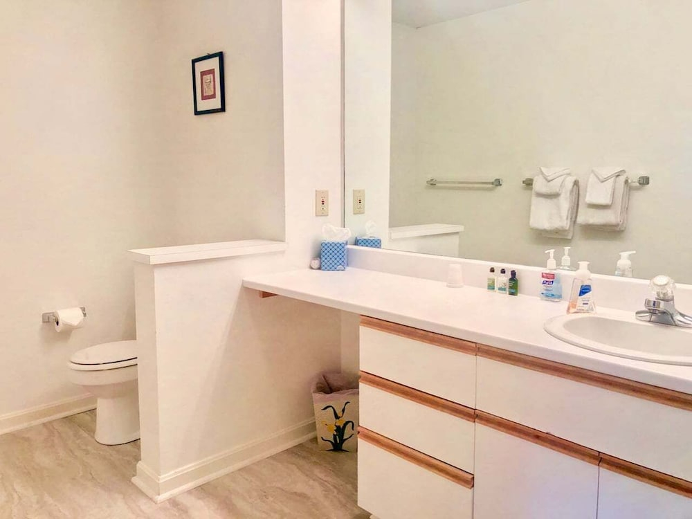 FV16 Fairway Village Condo