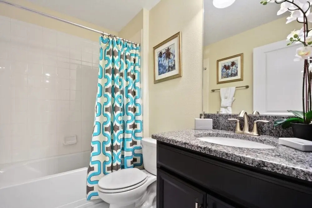 Amazing 5 Bedroom Home With Private Pool Home