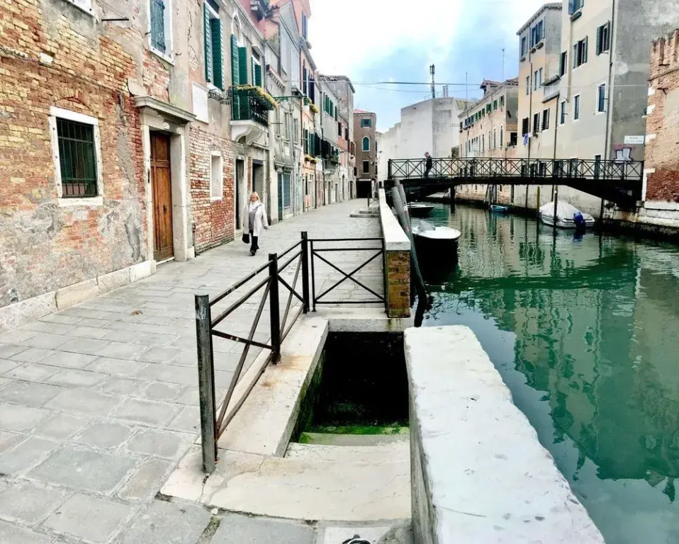 MICHELLE IN VENICE Charming Houses