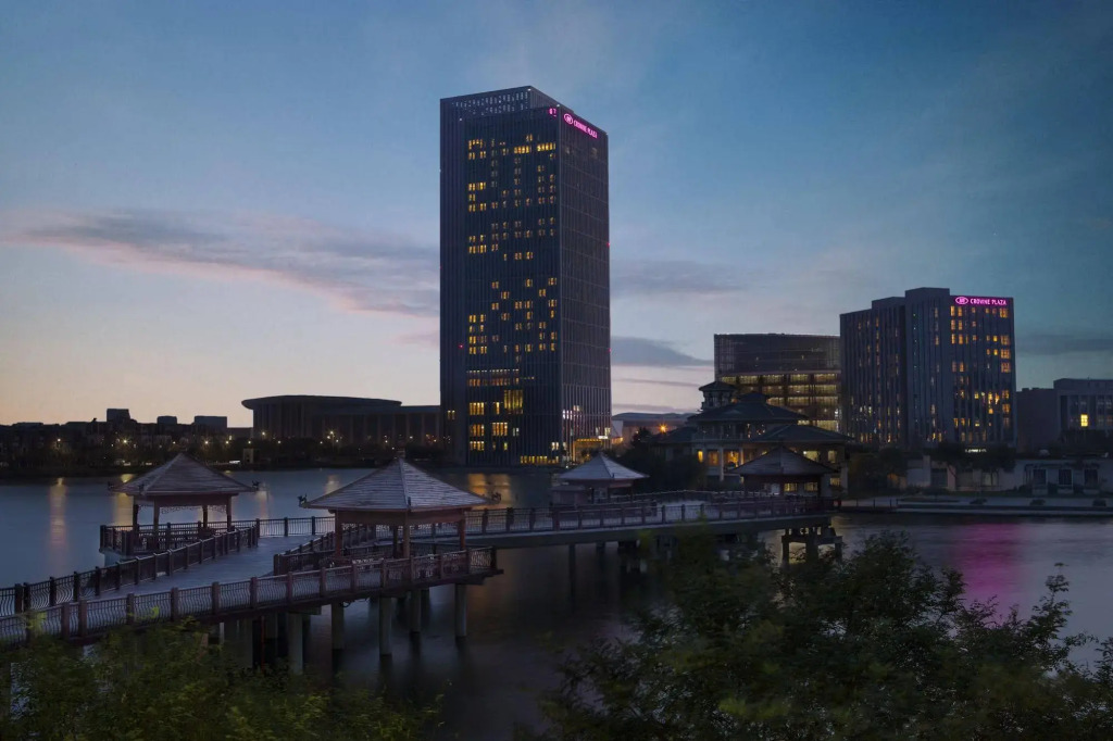 Crowne Plaza Tianjin Meijiangnan by IHG