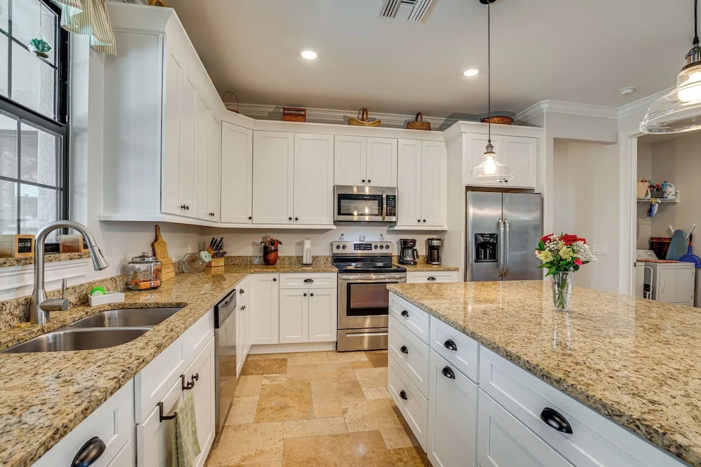 Punta Gorda Home: Great for Nurses & Professionals