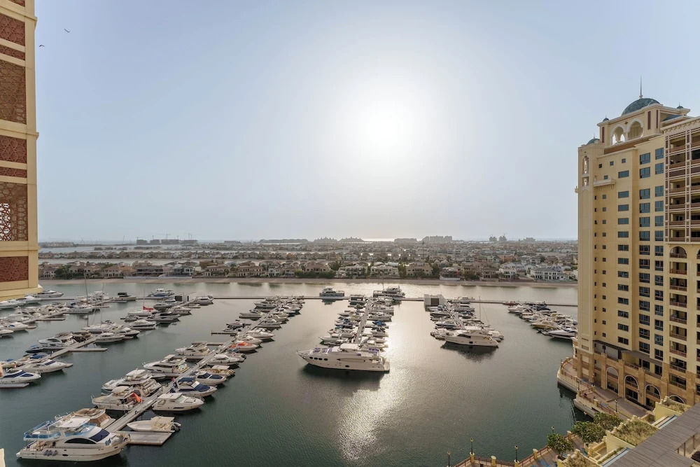 Maison Privee - High-End Palm Apt w/ Picturesque Seafront Views