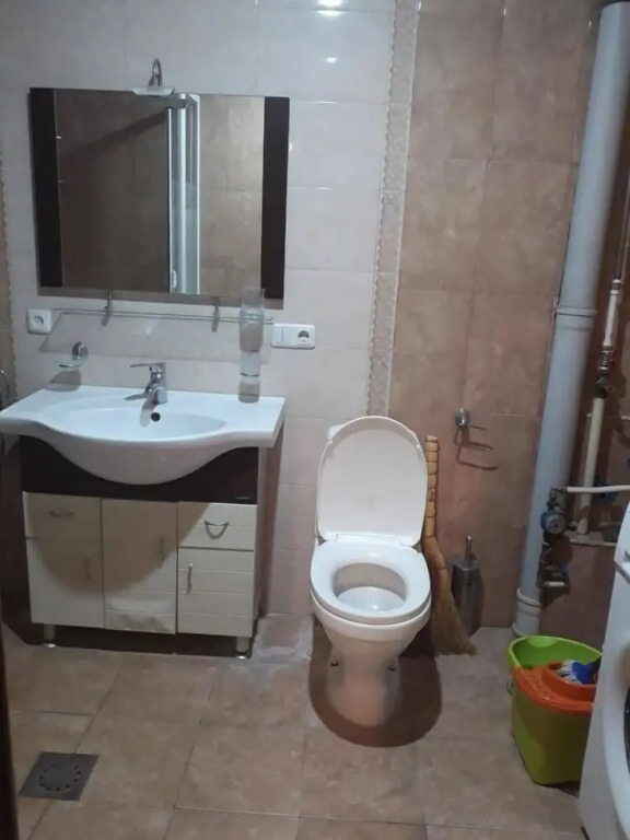 Пятиэтажный каменный дом