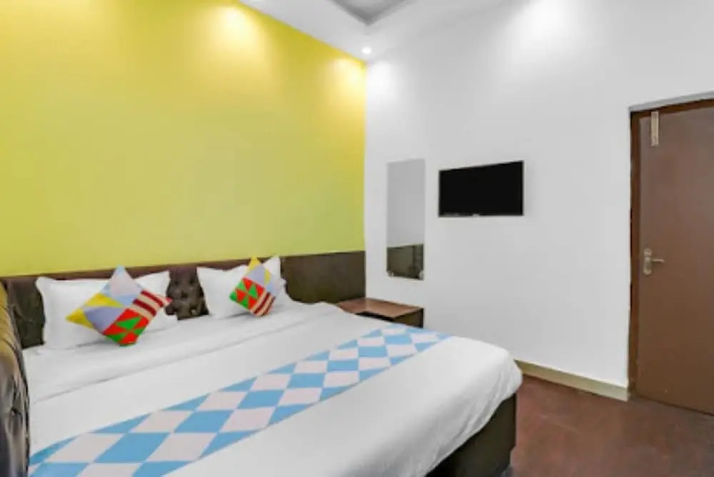 Goroomgo Royal Stay Gadiyahat Kolkata