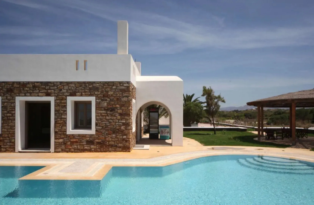 Plaka Hotel II