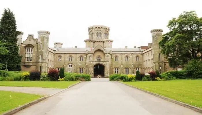 Warner Hotels - Studley Castle