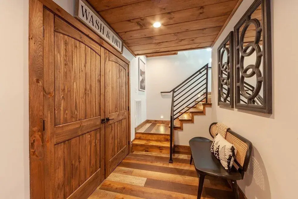 Night Owl 3 Bedroom Cabin by RedAwning