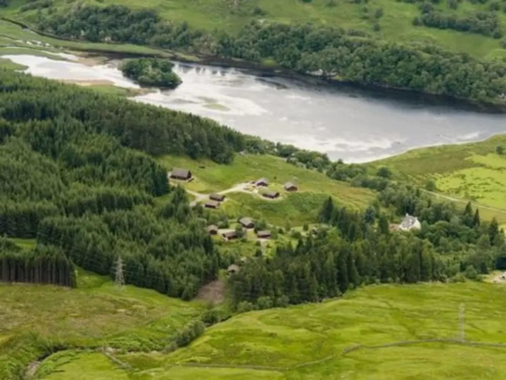 Osprey Lodge with river and mountain view