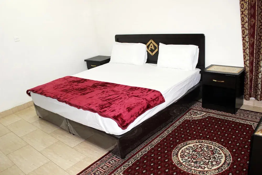 Al Eairy Furnished Apartments Qassim 2