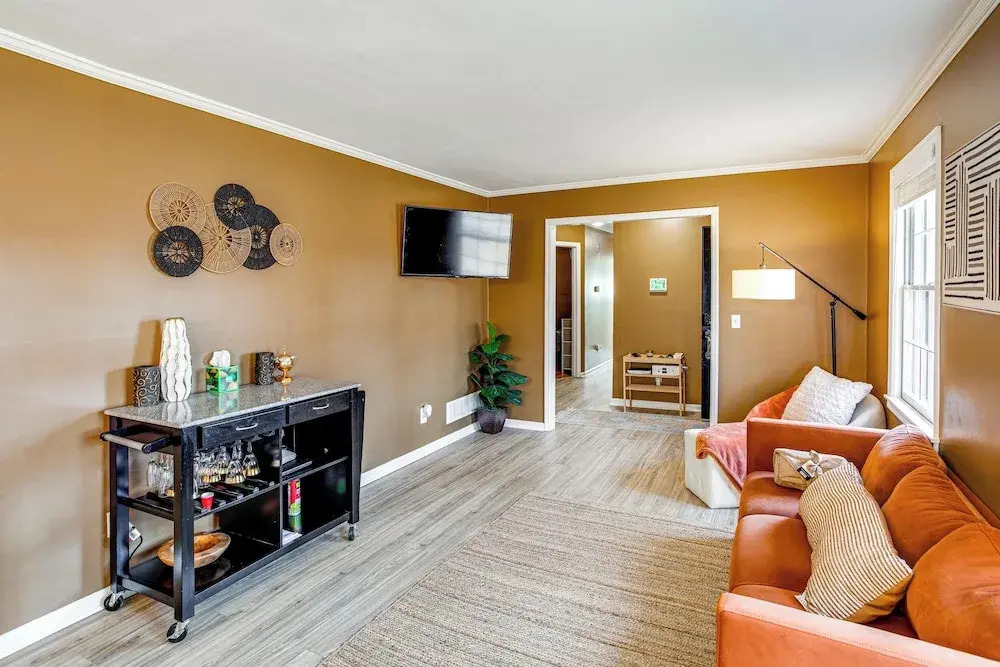 6 Mi to Lake Murray! Pet-friendly Haven w/ Yard
