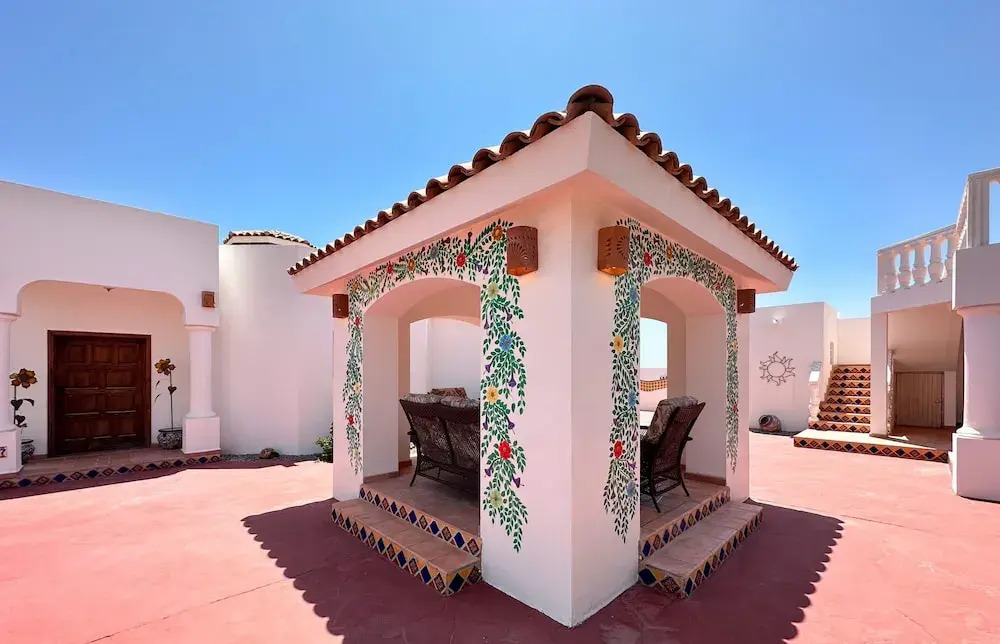 Your Beachfront Escape Close to Everything