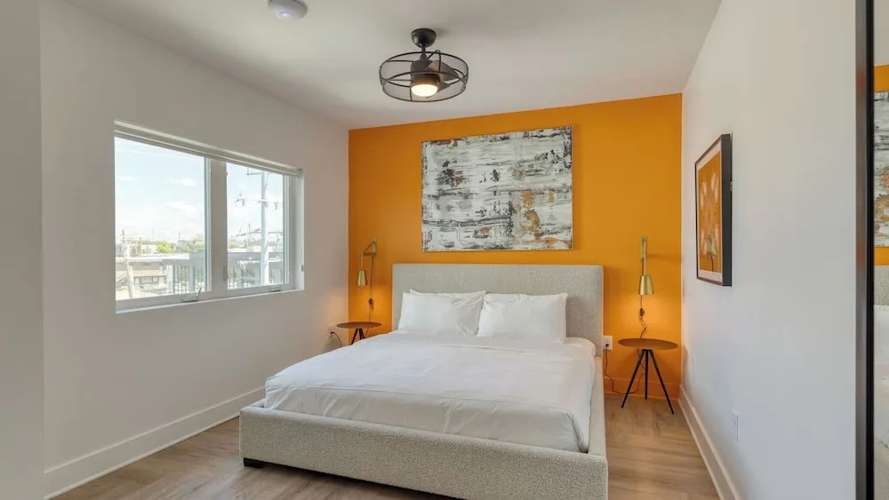 The Carter Buyout - 2 Units by Avantstay Group Stays