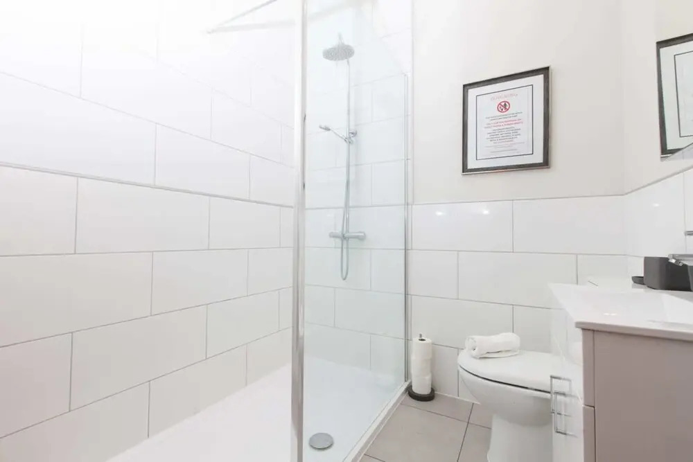 Traditional Luxury Apartment Sleeps 10 Guests