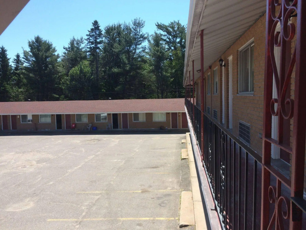 Shady Rest Motel