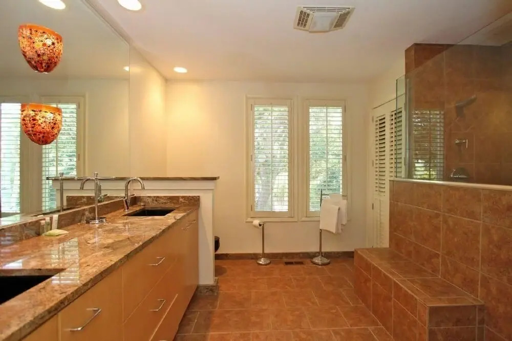 7 Edgewater Ally