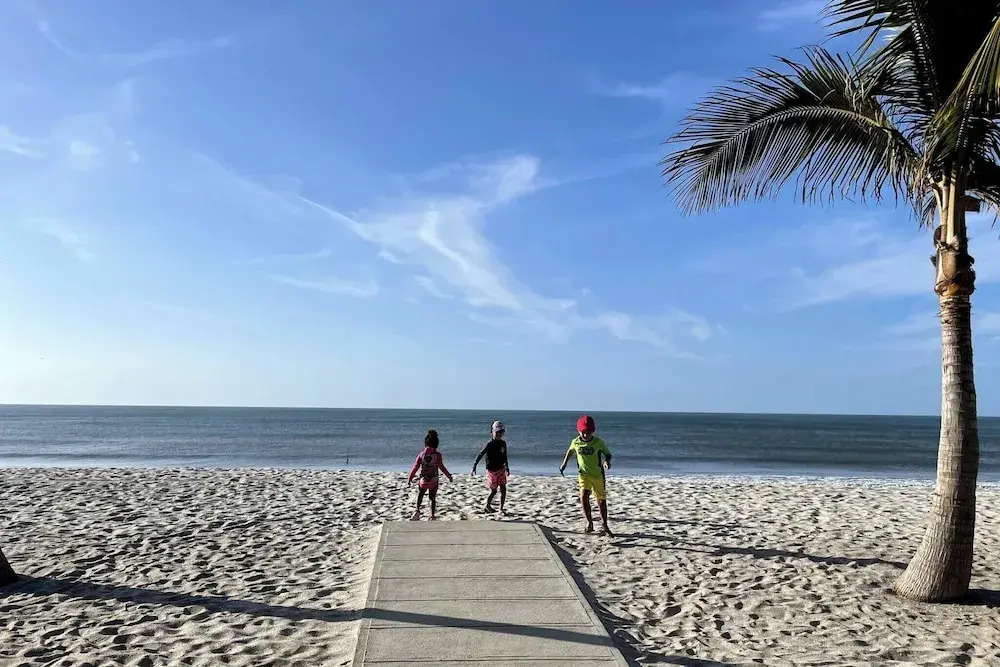 Playa Caracol, a Happy Beach