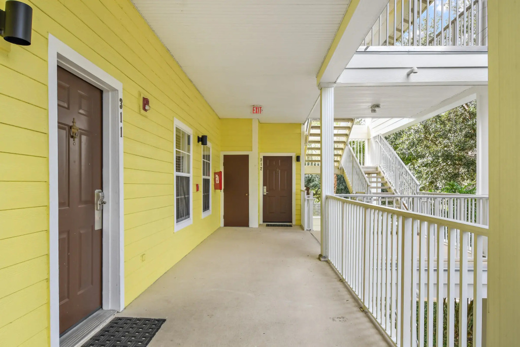 Bahama Bay 3 Bedrooms Completely Renovated
