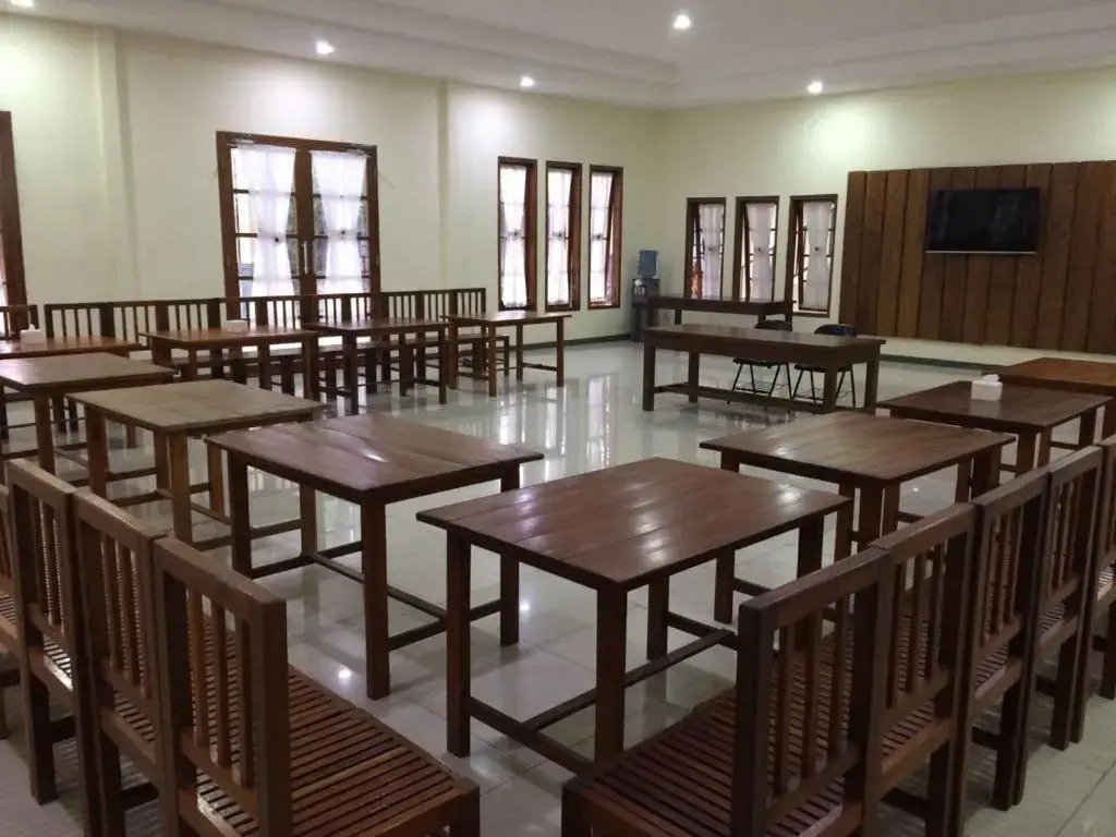 Grand Cepu Hotel