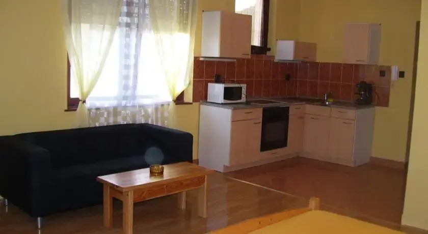 Azra Apartman