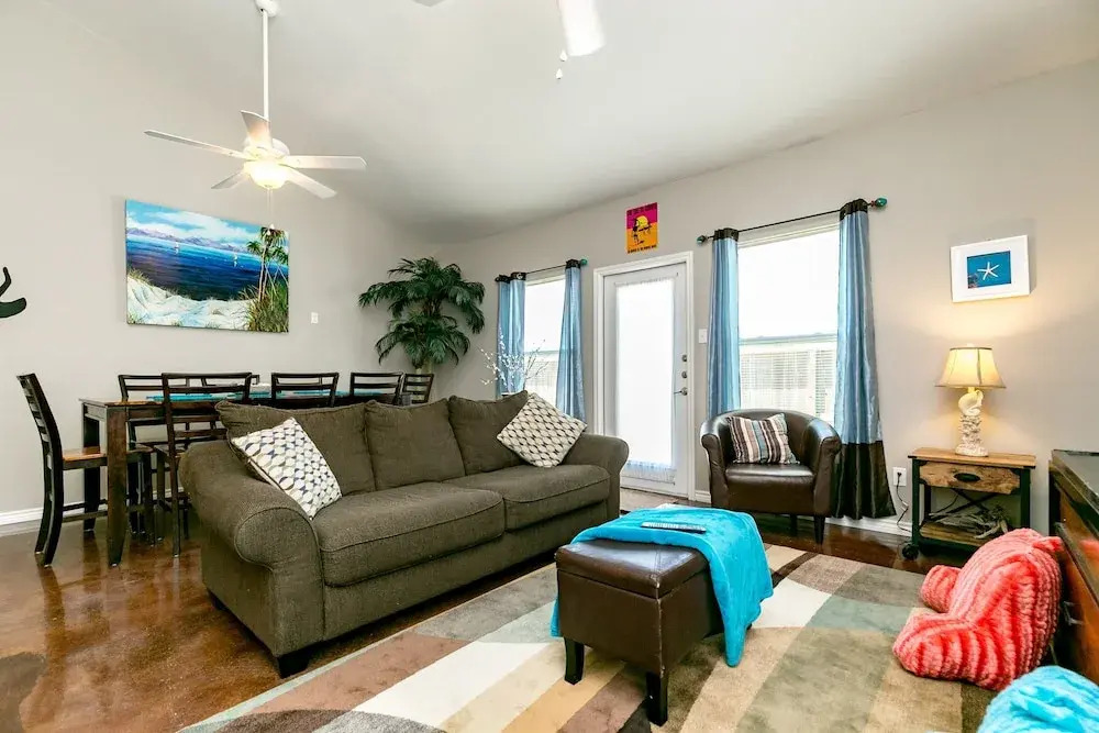 Getaway for 10 at Nemo Cay Resort by RedAwning