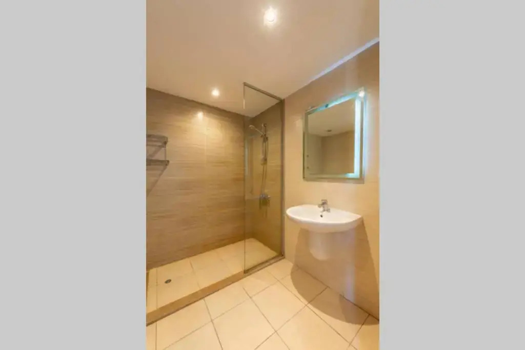 Cozy studio in GCribs with pool - Golden Apartments