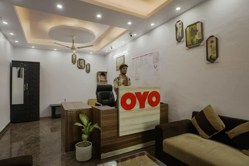 OYO 75701 Red Velvet Rooms & Banquet