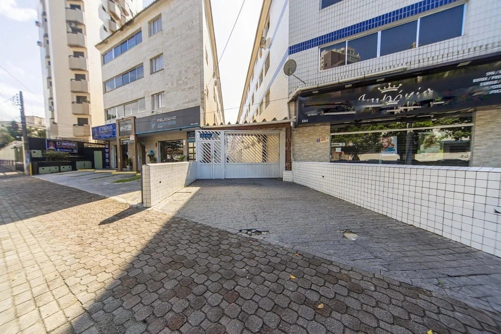 Apto Para 6 com Garagem a 450m da Praia do Forte
