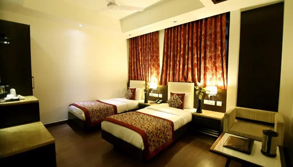 Hotel The Prime Balaji Deluxe, City Centre, With Free Airport Pickup