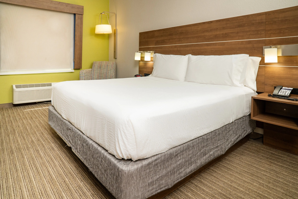 Holiday Inn Express Hotel & Suites Hesperia by IHG