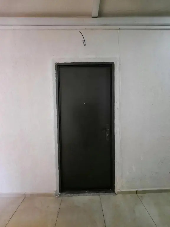 Apartment 32