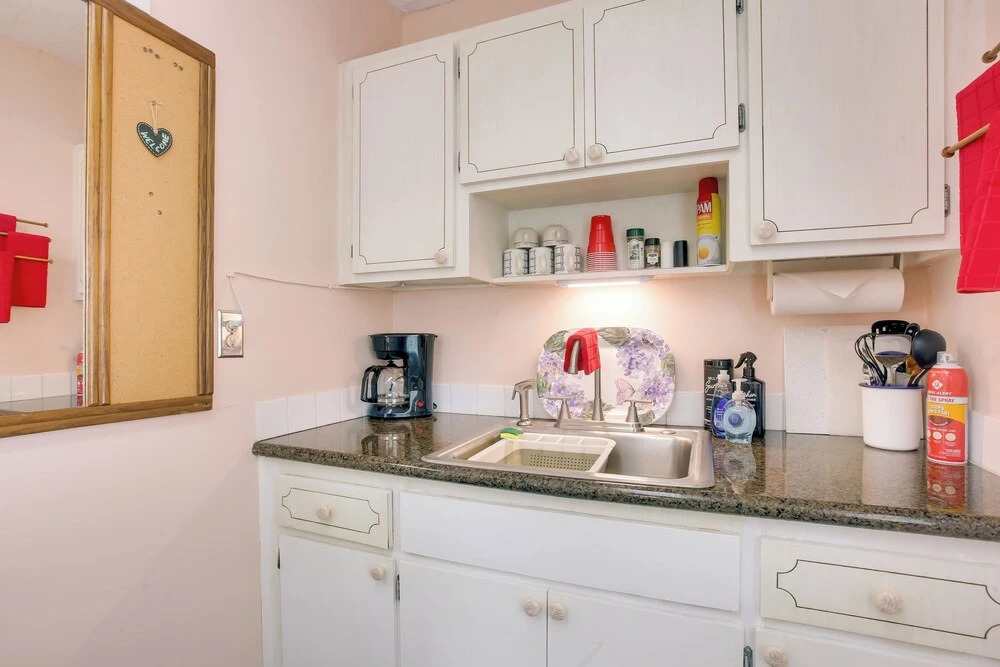 < 3 Mi to Golf & Swim: Cozy Oasis in Lake Worth