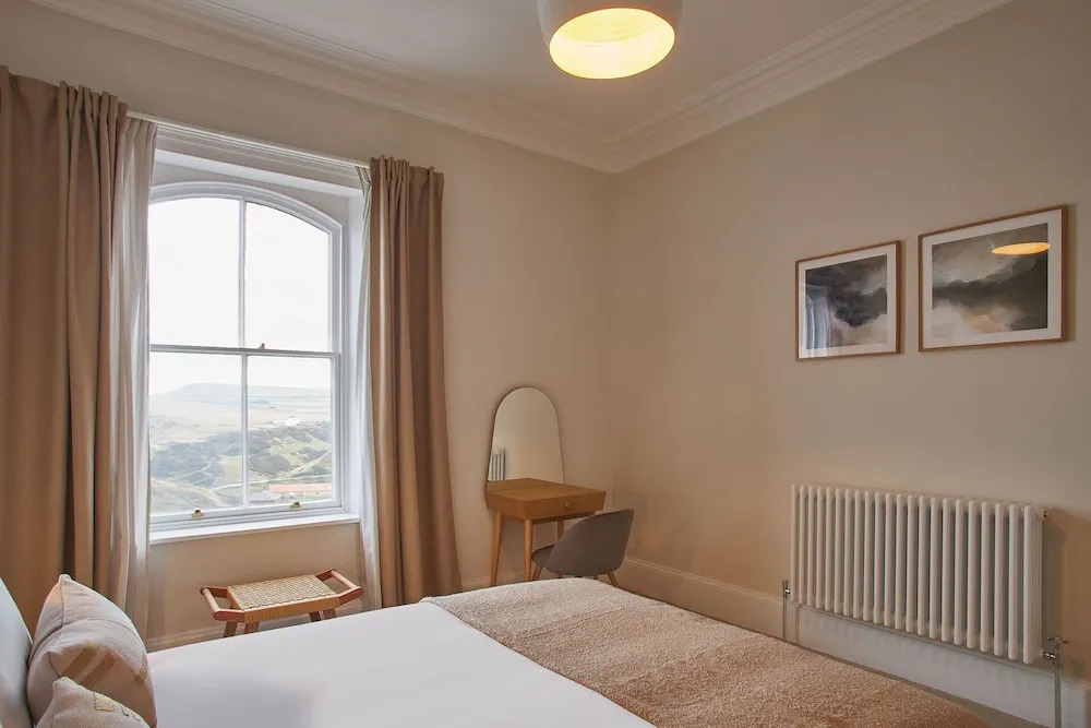 Host Stay Huntcliff View Apartment