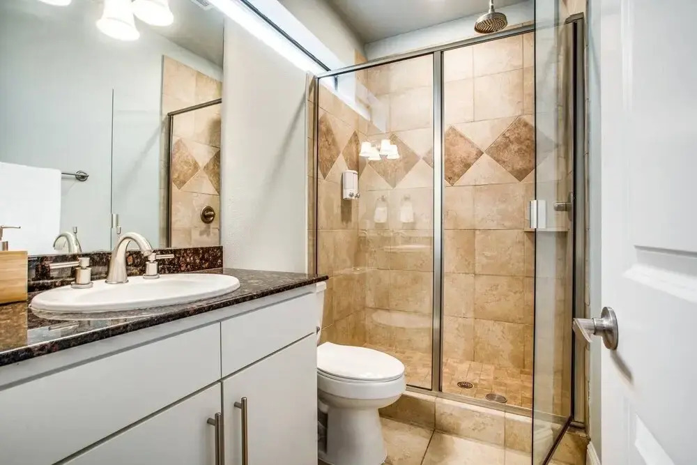 2 Unit Grand Oak Lawn house Perfect for Groups