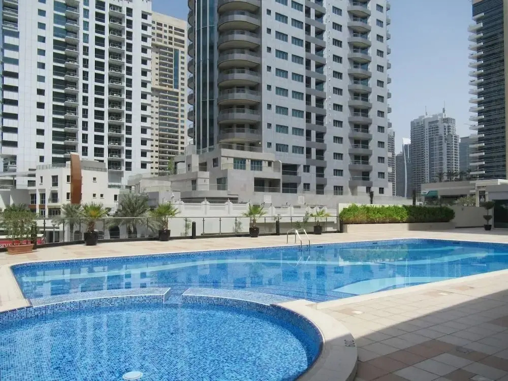 Elegantly Modern 1BR With Lovely Marina Views!