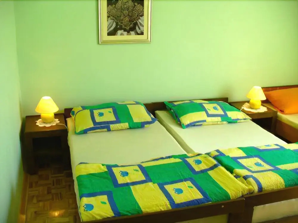 Apartment and Rooms Katica