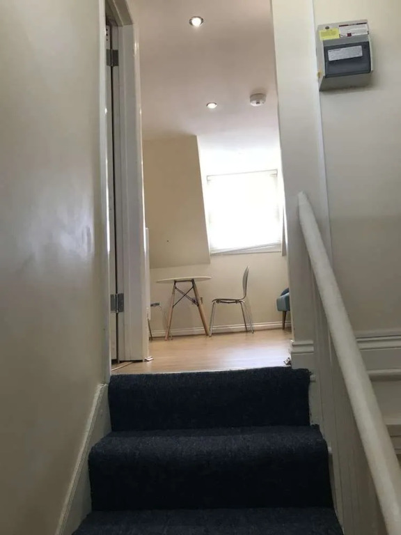 35 Swinton Street