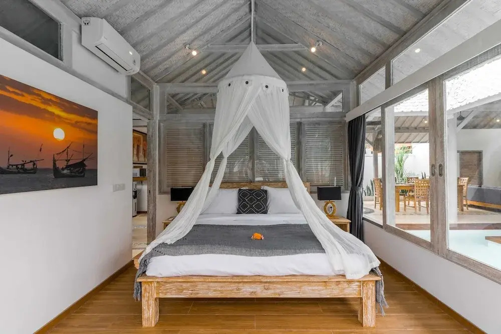 Villa Cemacase - Stylish 2BR Villa with Spacious Private Pool & Pool Table in Seseh