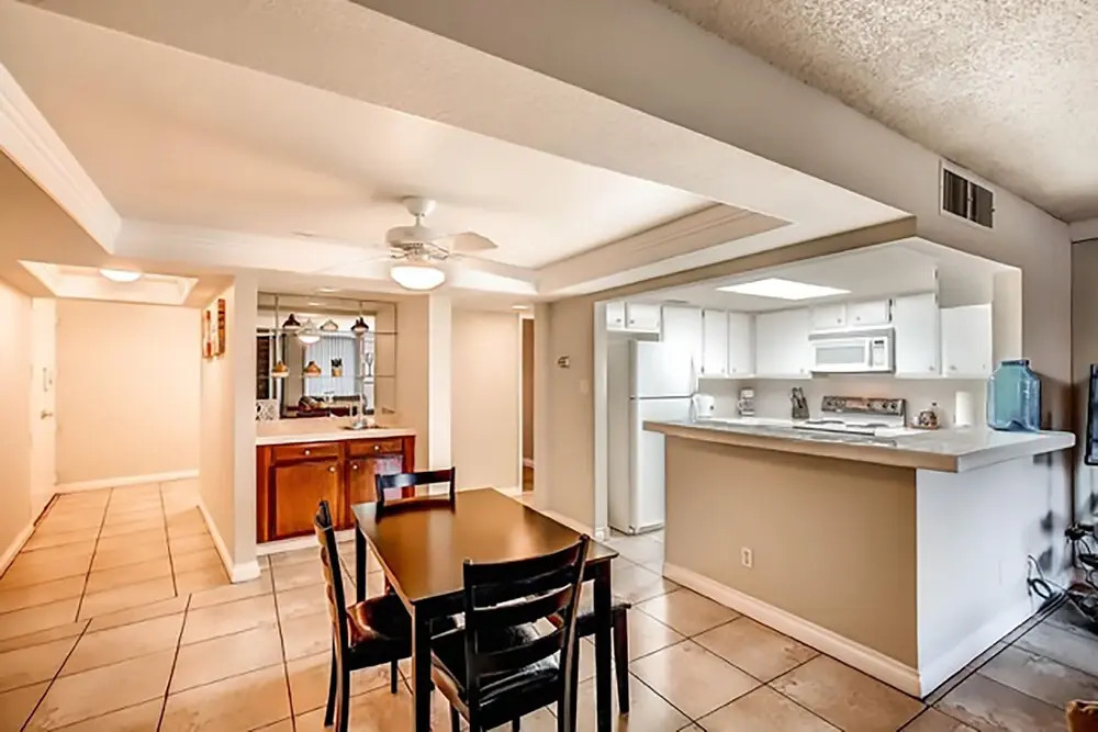 888 Convention Center 3 BEDROOM 2 BATH Condos