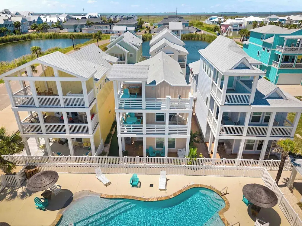 Dauphin Beach House 3 Bedroom & Pool