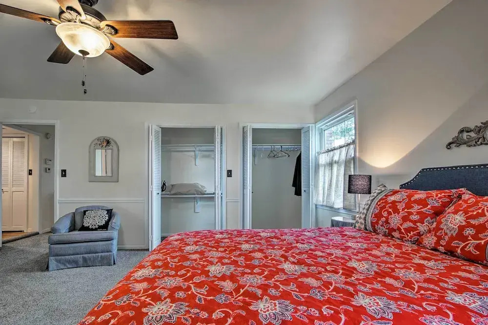 Remodeled Historic Farmhouse ~ 20 Mi to KC!