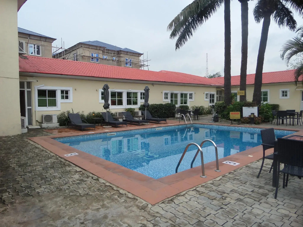 Adna Hotel